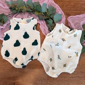 Cotton gauze Baby Rompers.